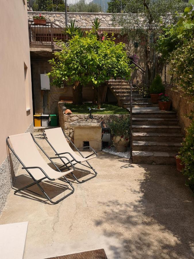 Casa Consolati Apartment Brenzone sul Garda Luaran gambar
